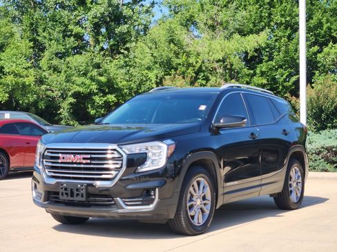 Used 2023 GMC Terrain SLT AWD/4WD image 3