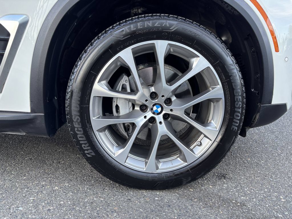Used 2026 BMW X5 xDrive40i AWD/4WD image 9