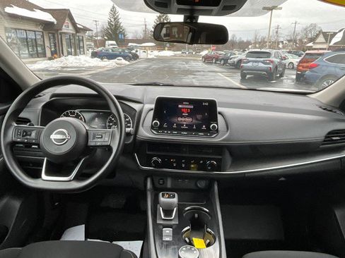 Used 2024 Nissan Rogue S image 12