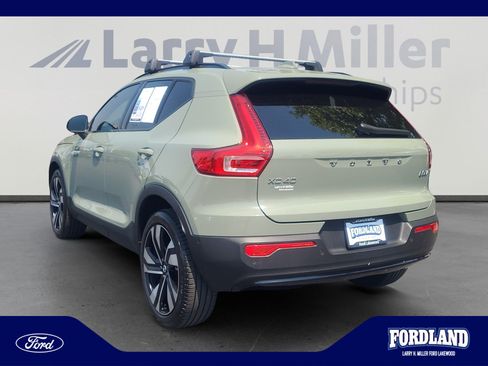 Used 2023 Volvo XC40 B5 Ultimate w/ Climate Package AWD/4WD image 3