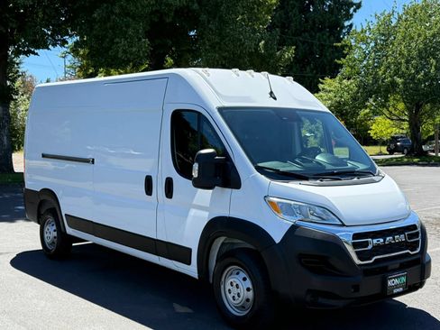Used 2025 RAM ProMaster 2500 FWD image 8
