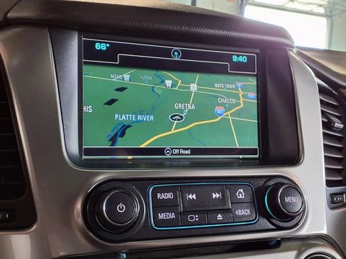 Used 2020 Chevrolet Suburban Premier w/ Premier Plus Edition image 23