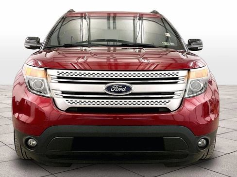 Used 2014 Ford Explorer XLT image 3