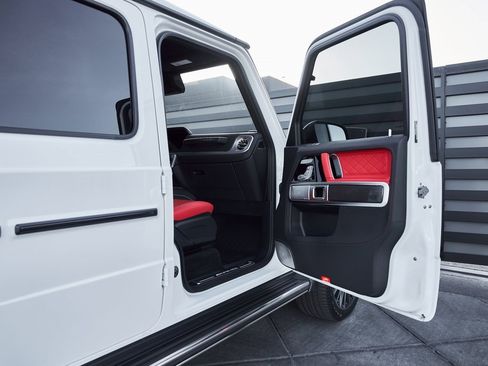 Used 2025 Mercedes-Benz G 63 AMG 4MATIC image 24