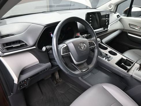 Certified 2022 Toyota Sienna XLE w/ XLE Plus Package AWD/4WD image 71
