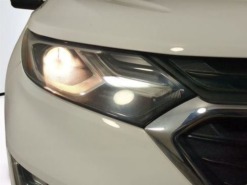 Used 2020 Chevrolet Equinox LS image 10