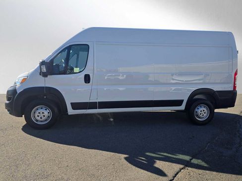 Used 2023 RAM ProMaster 2500 image 6
