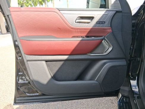 New 2026 INFINITI QX80 Autograph w/ Premium Cargo Package image 18