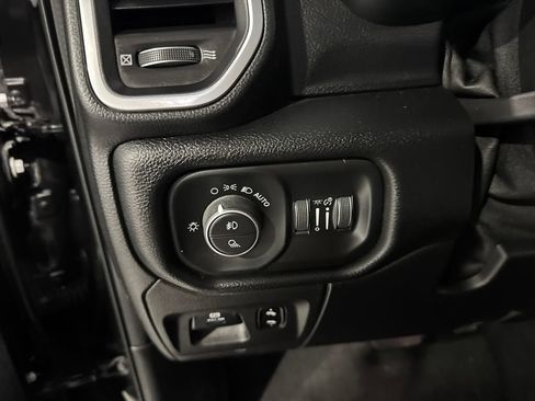 Used 2020 RAM 1500 Laramie AWD/4WD image 33
