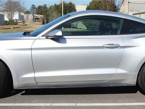 Used 2019 Ford Mustang Premium image 2