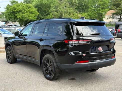 Used 2024 Jeep Grand Cherokee L Altitude AWD/4WD image 10