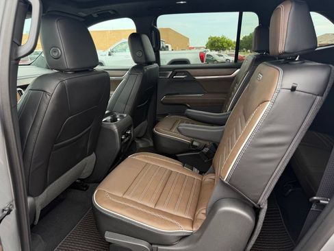 Used 2026 GMC Acadia Denali Ultimate AWD/4WD image 18