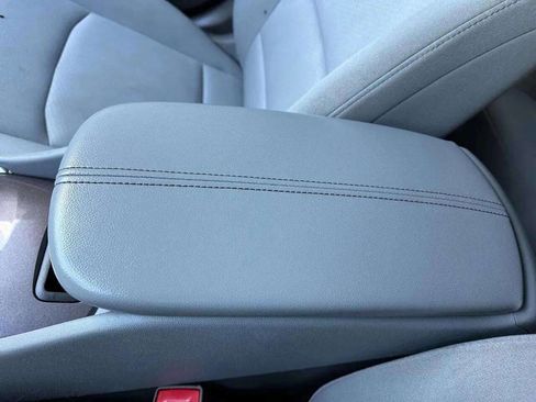 Used 2021 Chevrolet Malibu LT image 28