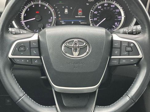 Certified 2023 Toyota Highlander XLE image 19