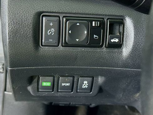 Used 2018 Nissan Sentra SR w/ SR Midnight Edition Package image 18