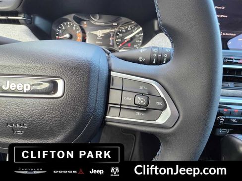 Used 2022 Jeep Compass Latitude AWD/4WD image 23