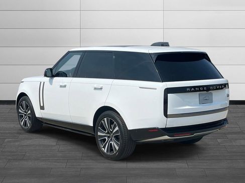 Used 2023 Land Rover Range Rover SE image 3