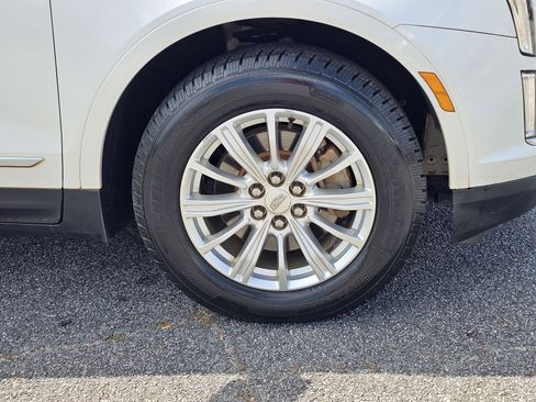 Used 2018 Cadillac XT5 FWD image 7