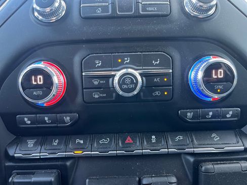 Used 2020 GMC Sierra 3500 AT4 w/ AT4 Premium Package image 16