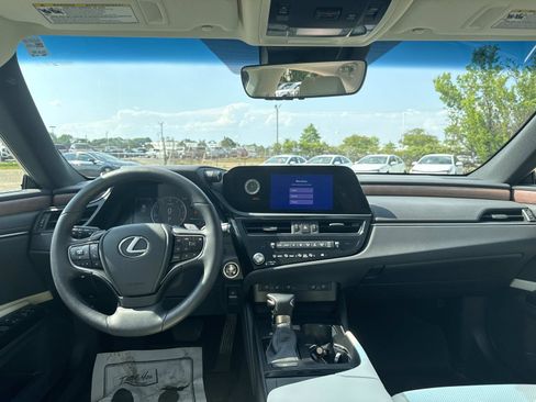 Used 2025 Lexus ES 350 w/ Premium Package image 14