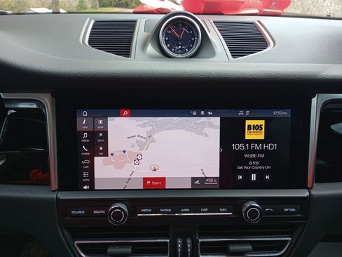 Used 2021 Porsche Macan image 42