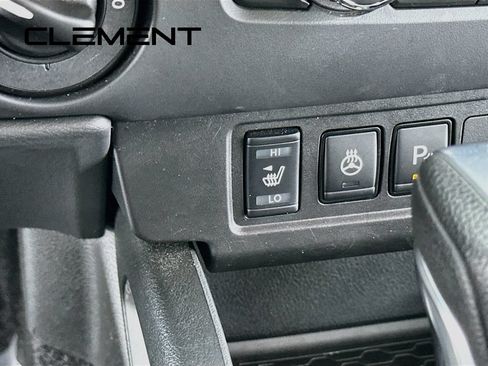Used 2024 Nissan Frontier SV w/ SV Convenience Package AWD/4WD image 22
