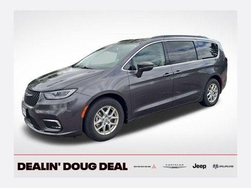 Used 2022 Chrysler Pacifica Touring-L FWD image 1