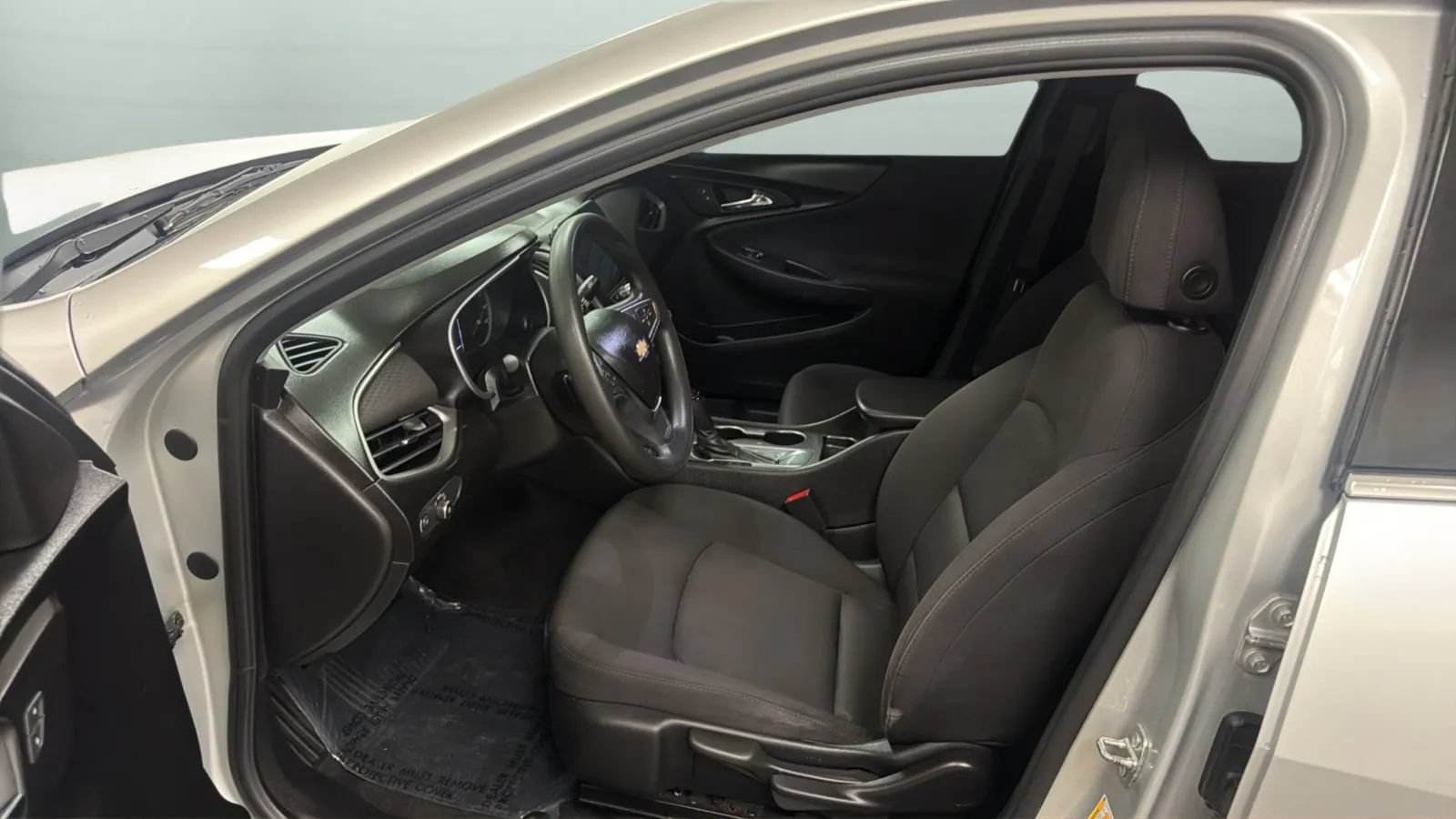 Used 2020 Chevrolet Malibu LS FWD image 21