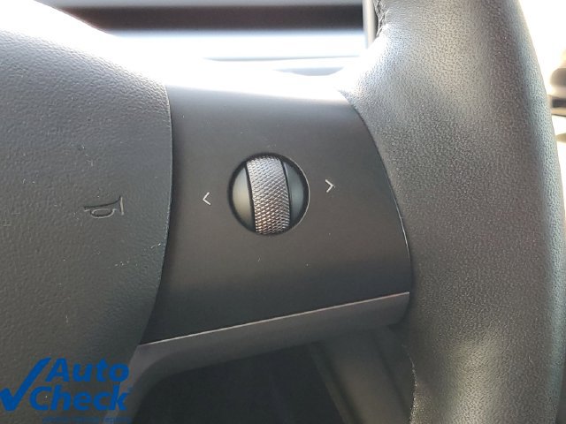 Used 2022 Tesla Model Y Long Range AWD/4WD image 21