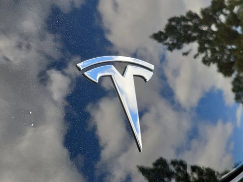 Used 2022 Tesla Model 3 Performance image 4