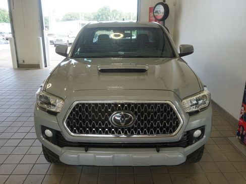 Used 2019 Toyota Tacoma TRD Sport AWD/4WD image 10