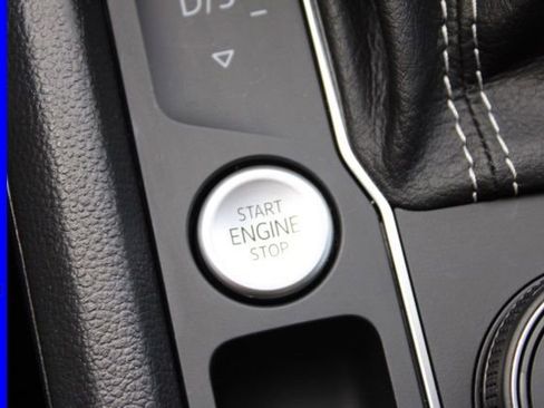 Used 2023 Volkswagen Atlas SEL R-Line image 36