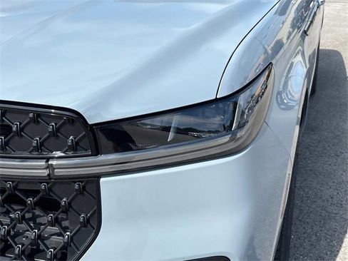 New 2025 Lincoln Navigator Reserve w/ Jet Appearance Package image 10