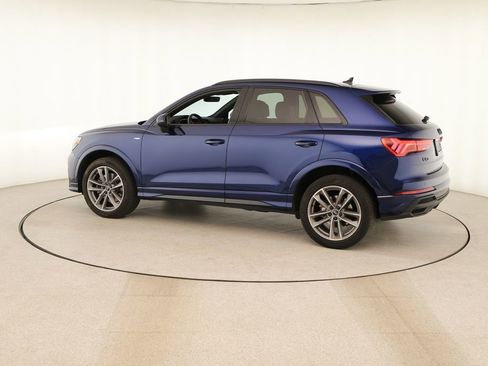 Certified 2025 Audi Q3 2.0T Premium w/ Convenience Package image 3