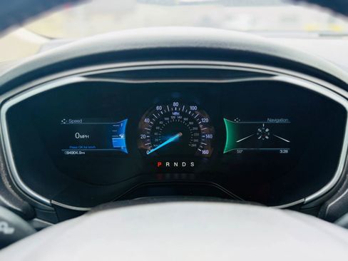 Used 2019 Ford Fusion SE w/ Equipment Group 151A FWD image 11