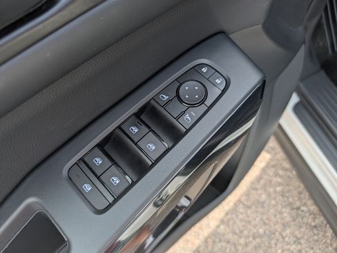 Used 2023 Nissan Pathfinder SV AWD/4WD image 22