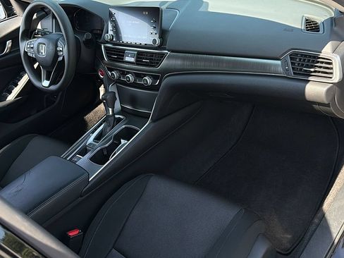 Used 2018 Honda Accord LX image 24