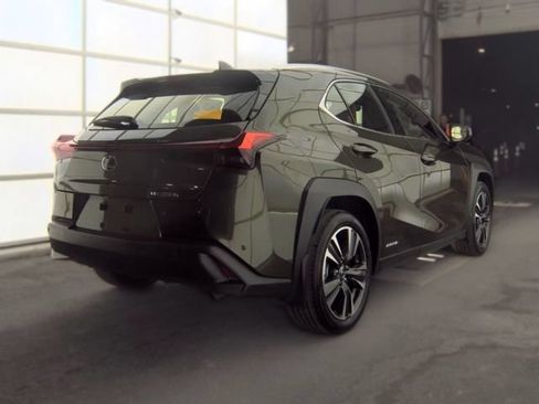 Used 2019 Lexus UX 250h w/ Accessory Package 2 AWD/4WD image 4
