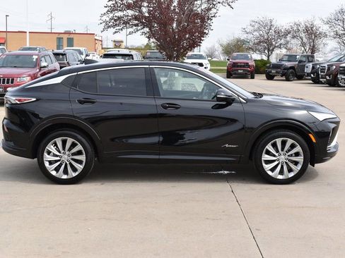 New 2025 Buick Envista Avenir image 8