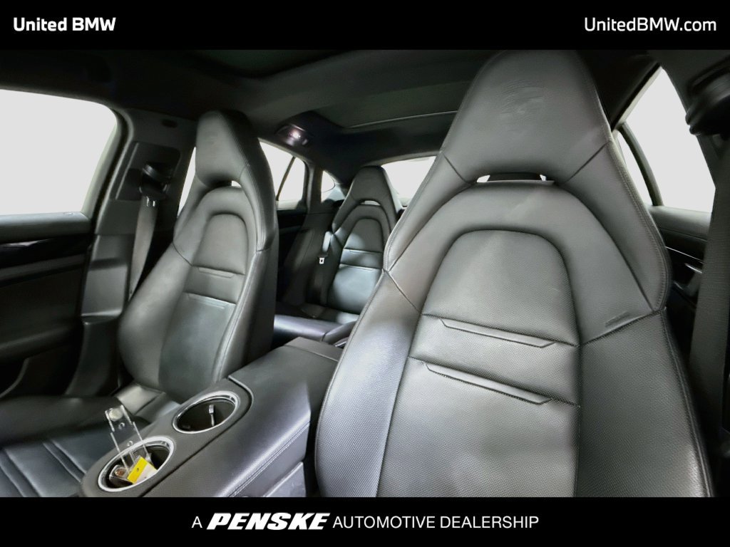 Used 2020 Porsche Panamera RWD image 12
