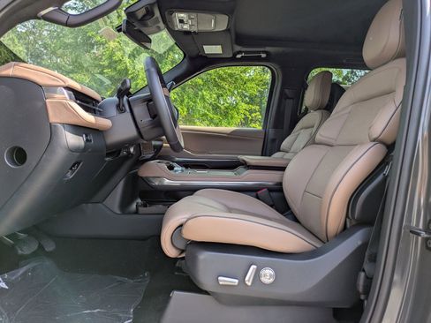 New 2026 Lincoln Navigator L Black Label AWD/4WD image 11