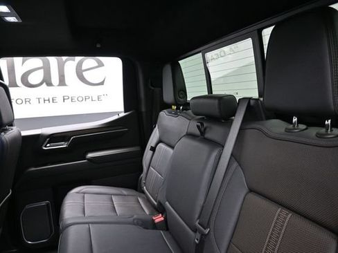 Used 2025 Chevrolet Silverado 1500 High Country AWD/4WD image 21
