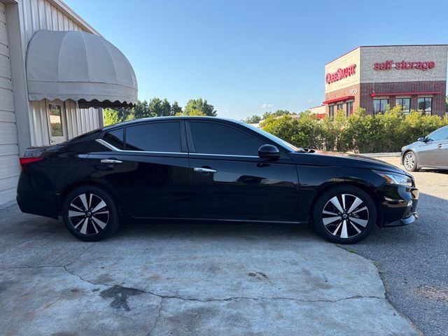 Used 2021 Nissan Altima 2.5 SV FWD image 3