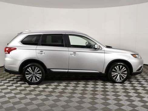 Used 2019 Mitsubishi Outlander SEL AWD/4WD image 5