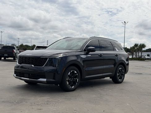 Used 2026 Kia Sorento S FWD image 8