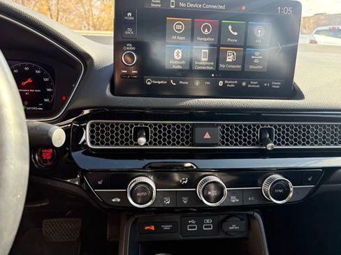 Used 2022 Honda Civic Touring image 22