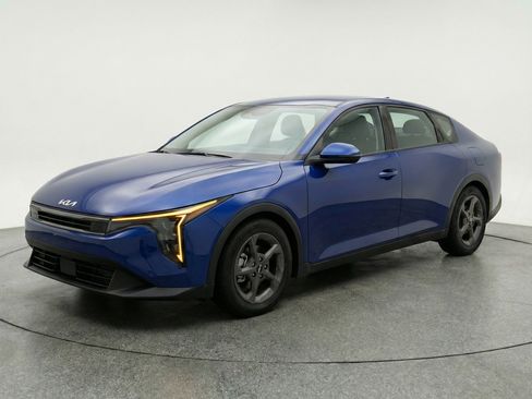 Used 2025 Kia K4 FWD image 3