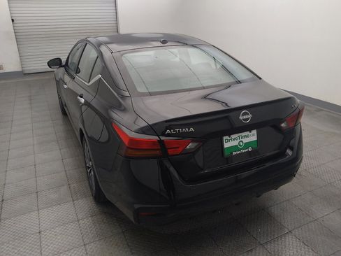 Used 2024 Nissan Altima 2.5 SV FWD image 6