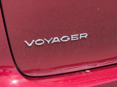 Used 2023 Chrysler Voyager LX FWD image 21