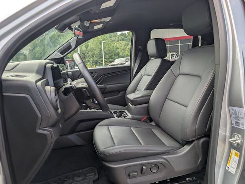 Used 2025 Chevrolet Colorado Trail Boss AWD/4WD image 23
